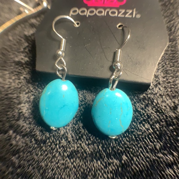 Beautiful silver & turquoise necklace/earring set. - Picture 6 of 6